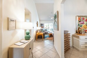 Interior - 4 BEDROOM/ 3 BATH WITH PRIVATE POOL, CLOSE TO DISNEY/ FOUR CORNERS/ KISSIMMEE (Kissimmee)