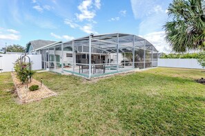 Exterior - 4 BEDROOM/ 3 BATH WITH PRIVATE POOL, CLOSE TO DISNEY/ FOUR CORNERS/ KISSIMMEE (Kissimmee)