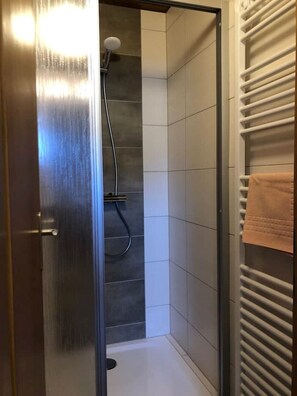Towels, toilet paper