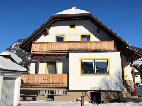 Gemütliches Ferienhaus im Herzen von 4 Skigebieten (mit geteilter Küche)