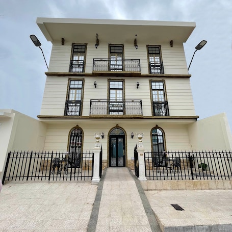 Fachada de la propiedad