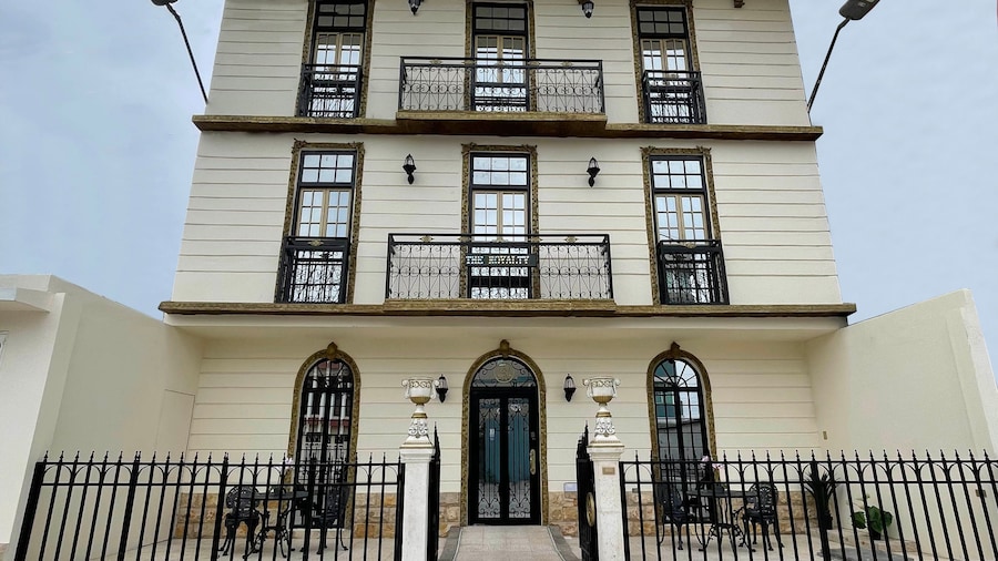 Hotel The Royalty Inn