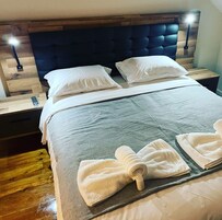 King Room 6 | Ropa de cama hipoalergénica y decoración individual