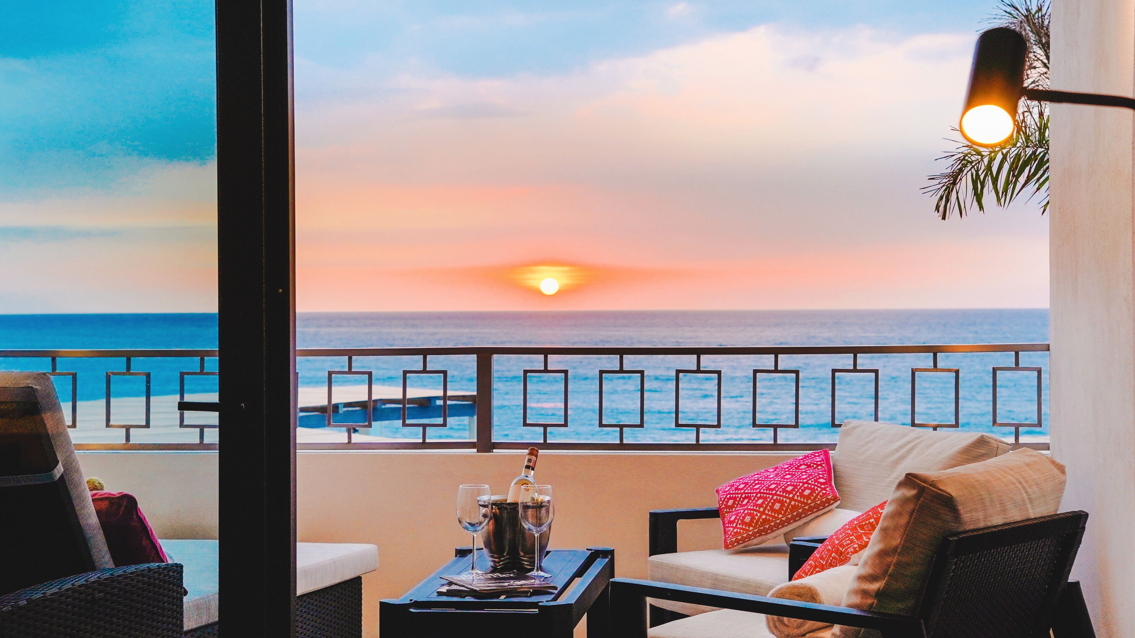 Minibar, escritorio, wifi gratis y ropa de cama 