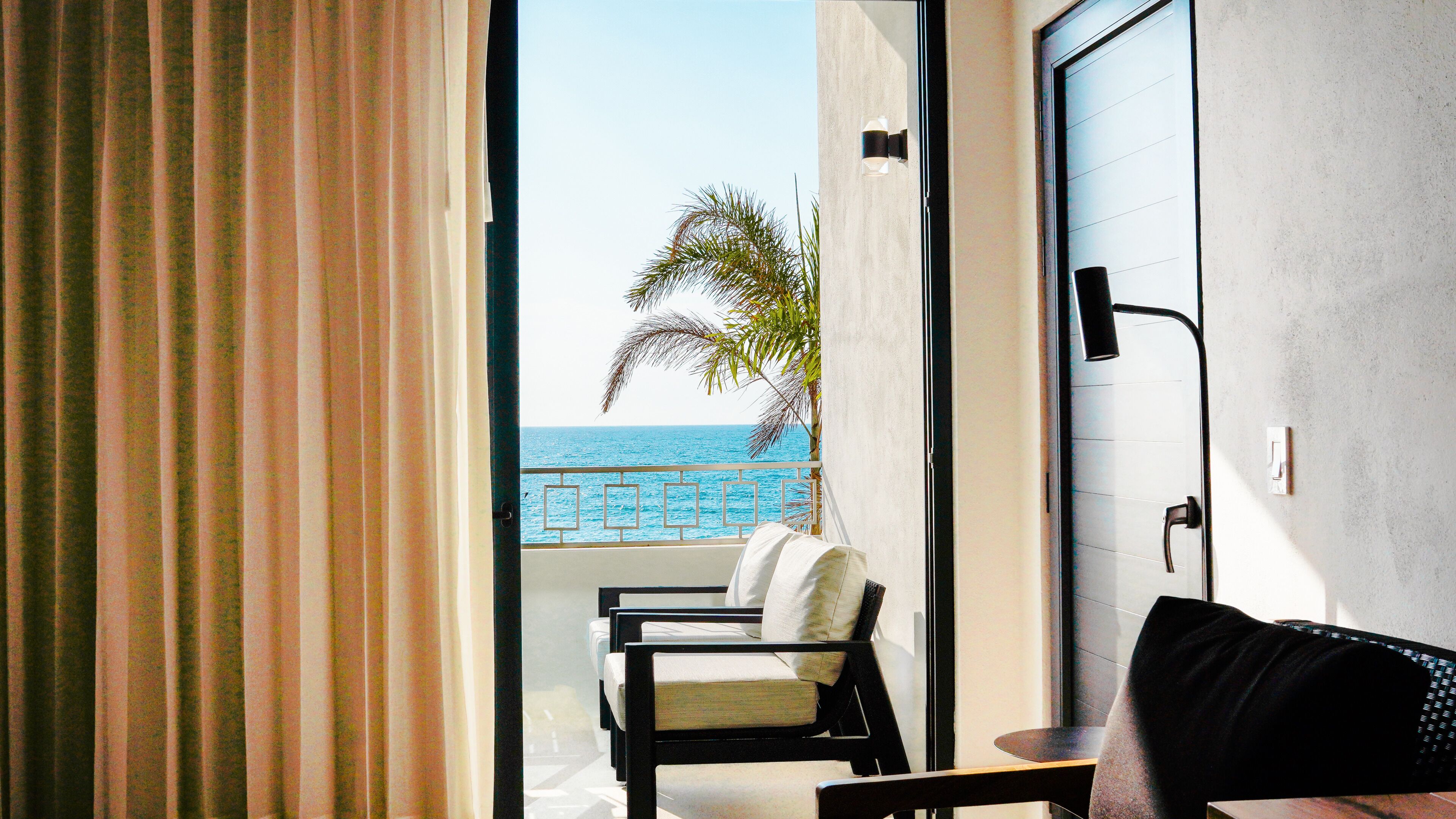 迷你吧、書桌、免費無線上網、床單