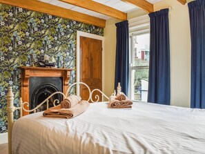 4 bedrooms, free WiFi, bed sheets