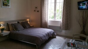 1 bedroom, iron/ironing board, bed sheets