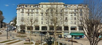 Studio Meublé Idéalement Situé Entre le Resort et le Parc Thermal