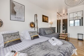 1 habitación, tabla de planchar con plancha, wifi y ropa de cama 