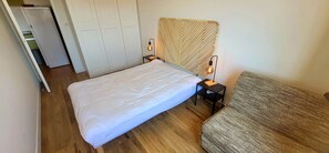 1 bedroom, iron/ironing board, WiFi, bed sheets