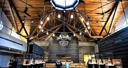 Whiskey Woods Retreat - Close to Lynchburg, Nearest Green, Hiking, State Parks