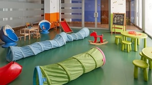 Área de juegos infantiles techada