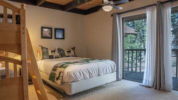 4 bedrooms, iron/ironing board