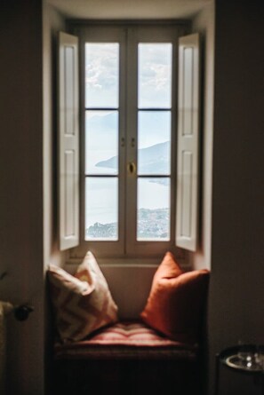 Interior - Carosa - Luxusberghaus mit Seeblick (Peglio)