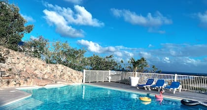 C&S Home; Spacious 4 BDR 2.5 BTHR with Sea View