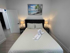 3 bedrooms, bed sheets - 3BD/2BTH Home Near Downtown Orlando (Orlando)