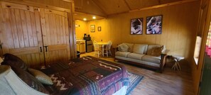 Una televisión de pantalla plana