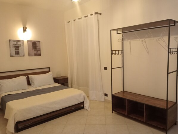 2 bedrooms, iron/ironing board, WiFi, bed sheets - Apartment in villa in an oasis of peace (Carrozziere)
