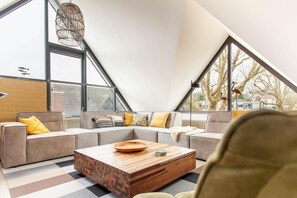 Smart-TV, Tischtennisplatte