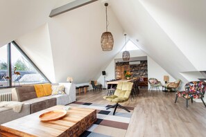 Smart-TV, Tischtennisplatte