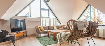 12P 6B Luxe forest villa close to IJsselmeer