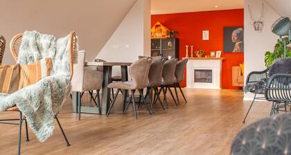 Luxurious forest villa "De Steenbok" close to forest and IJsselmeer