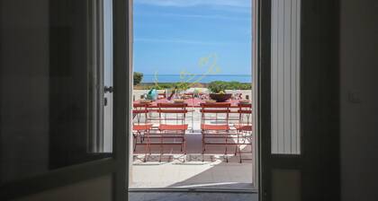 TD Villa De Bellis Historic Villa with Sea View