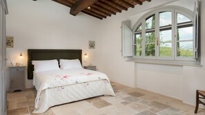 6 bedrooms, iron/ironing board, free WiFi, bed sheets - Le Colombelline 12, Emma Villas (Montepulciano)