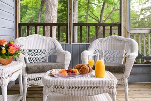 Se ofrece un desayuno bufé todos los días (por un coste adicional)