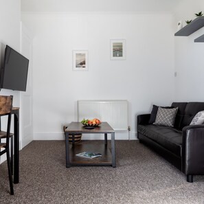 Apartment | Living area | 32-inch Smart TV with digital channels, TV