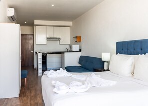 1 chambre, fer et planche à repasser, Wi-Fi, draps fournis