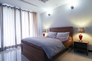 Apartamento luxo | Ferros/tábuas de passar roupa, Wi-Fi de cortesia