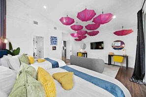 3 habitaciones, tabla de planchar con plancha, wifi y ropa de cama 