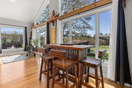 Zen Inspired Retreat with Private Forest Trails