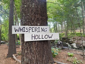 Property grounds - Zen Inspired Retreat with Private Forest Trails (Uxbridge)