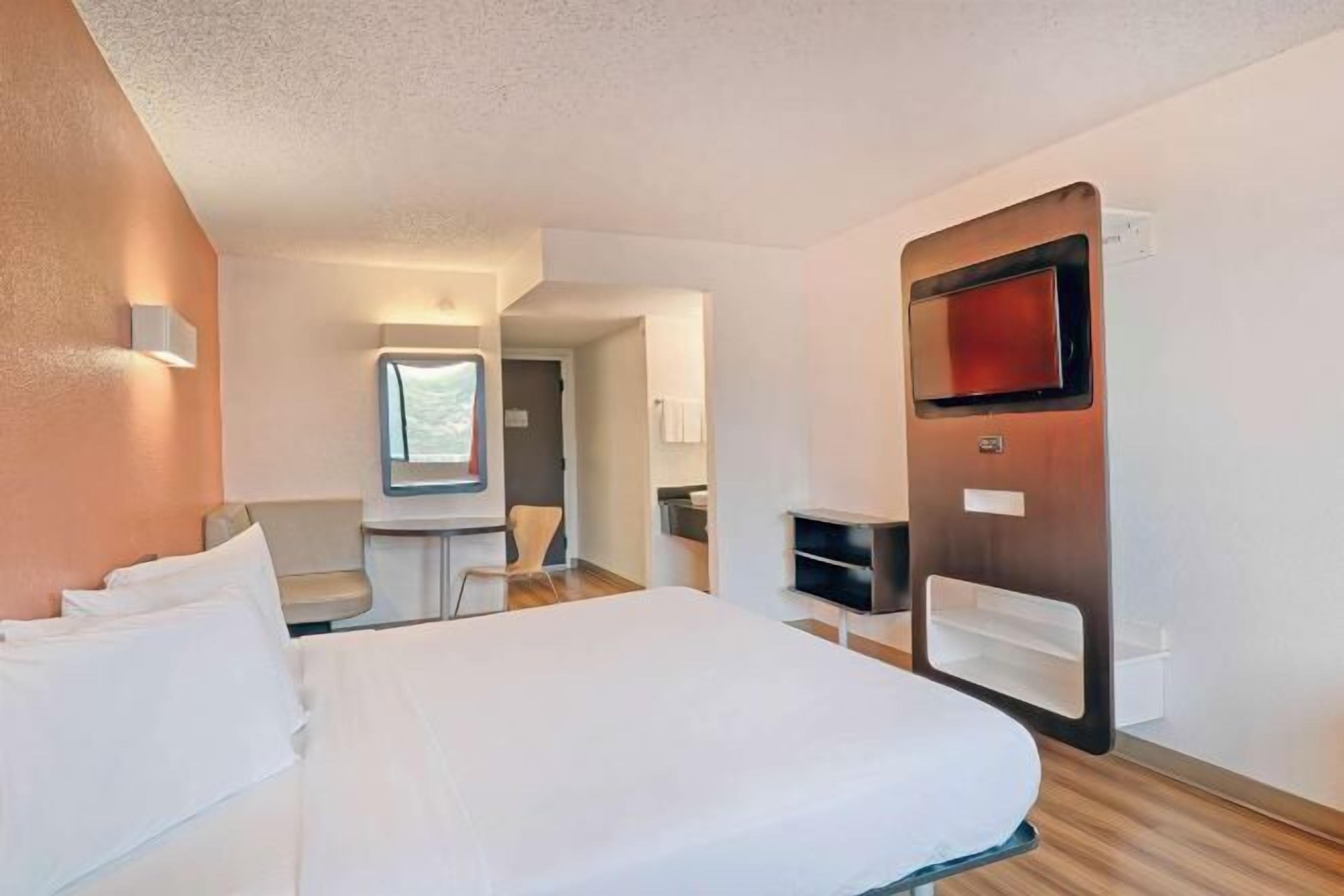 Individually decorated, individually furnished, desk, laptop workspace