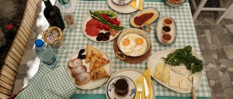 Free daily local cuisine breakfast