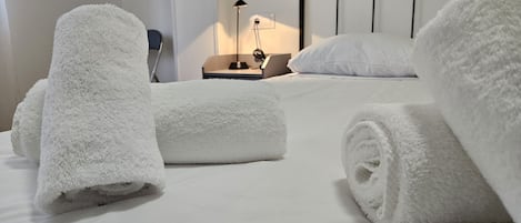 2 chambres, accĂšs au Wi-Fi (inclus), literie fournie