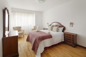 Free WiFi, bed sheets - 174A Amplio apartamento playa San Lorenzo (Gijón)