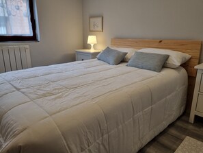 3 soverom, strykejern/-brett, wi-fi (inkludert) og sengetøy