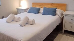 3 bedrooms, iron/ironing board, WiFi (free), bed sheets