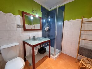 Shower, hair dryer, towels - 175A Apto La Arena 3 dormitorios (Gijón)