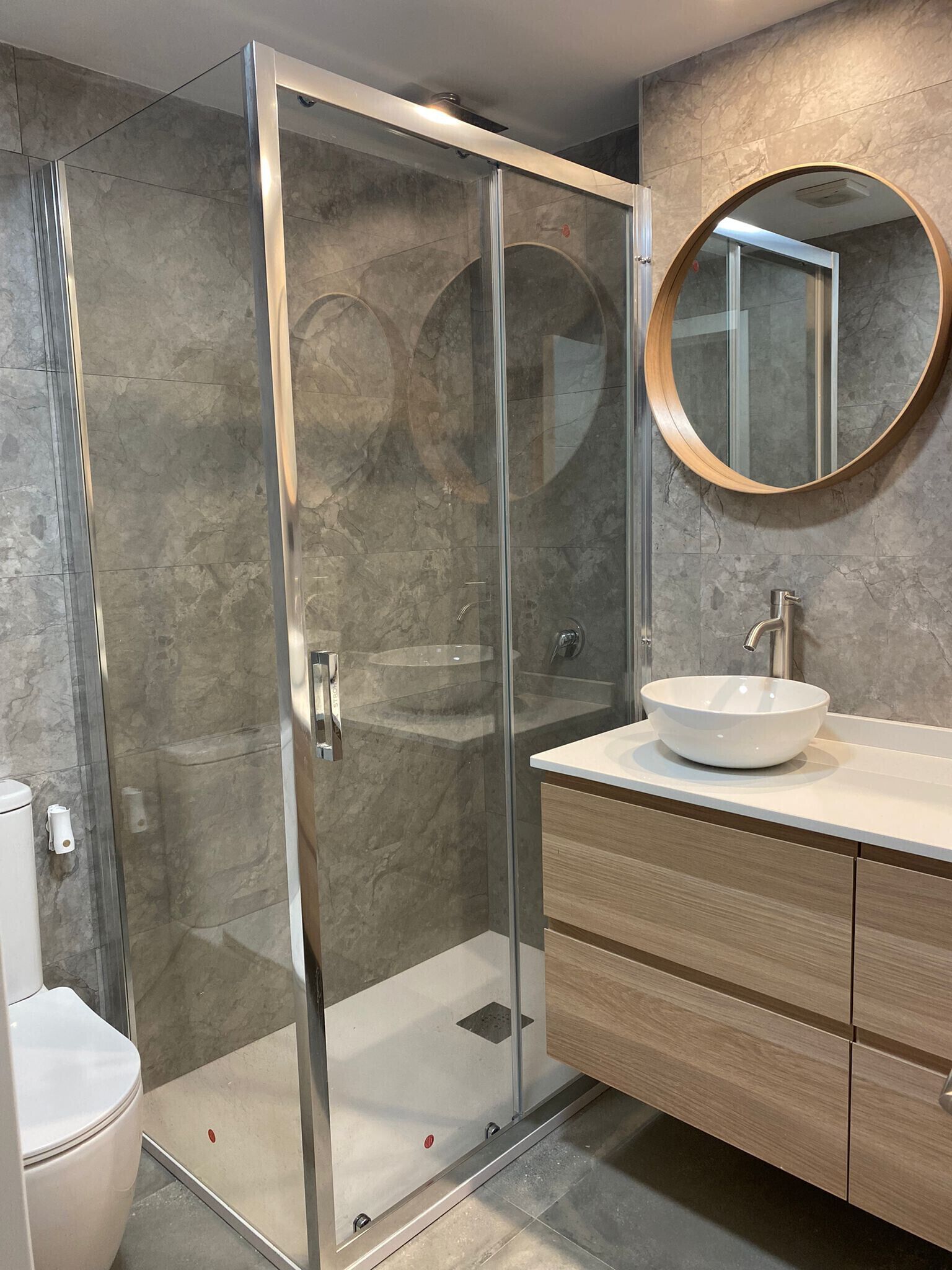 Douche, serviettes fournies