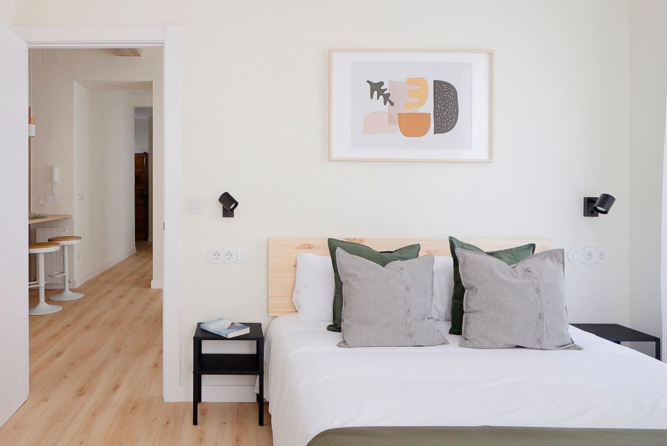 1 slaapkamer, een strijkplank/strijkijzer, gratis wifi, beddengoed