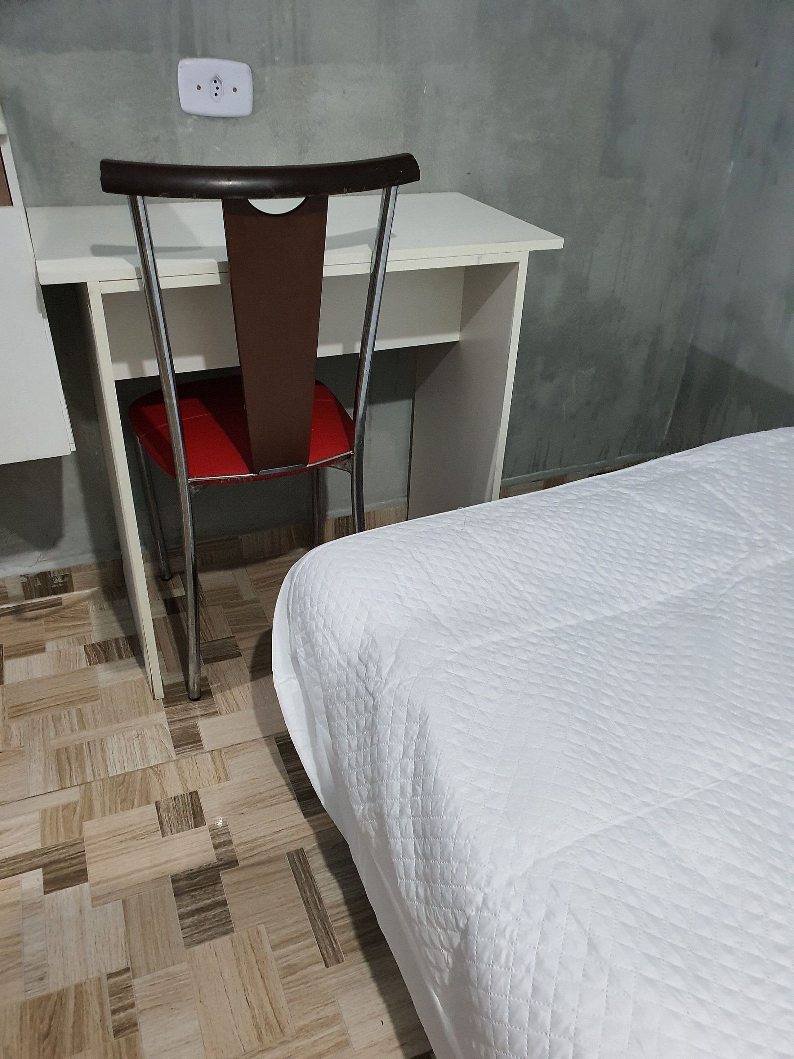 واي فاي مجانًا وملاءات أسرّة