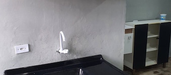 KITNET PRACINHA