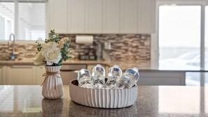 茶具/咖啡用具、冰箱、微波炉、烤箱