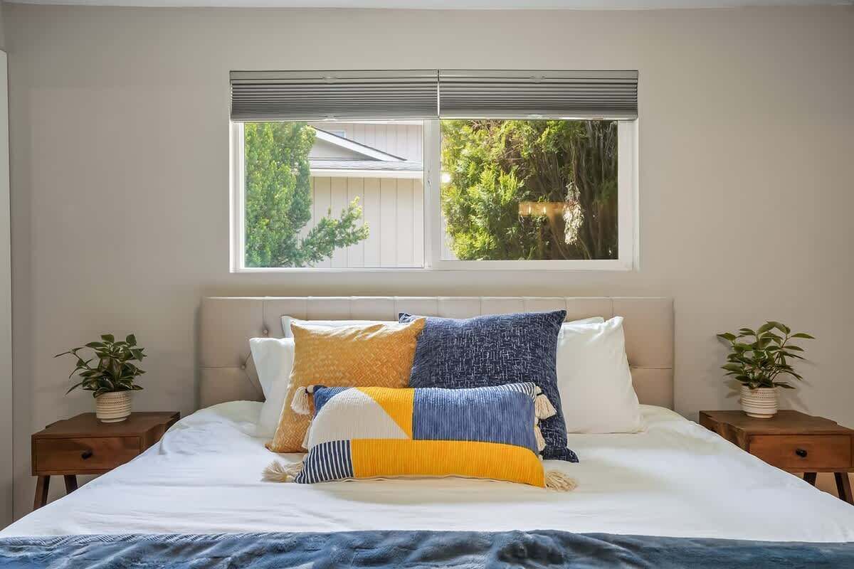 3 slaapkamers, een strijkplank/strijkijzer, wifi, beddengoed