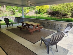 屋外ダイニングエリア