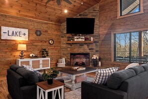 Smart TV, fireplace, table tennis